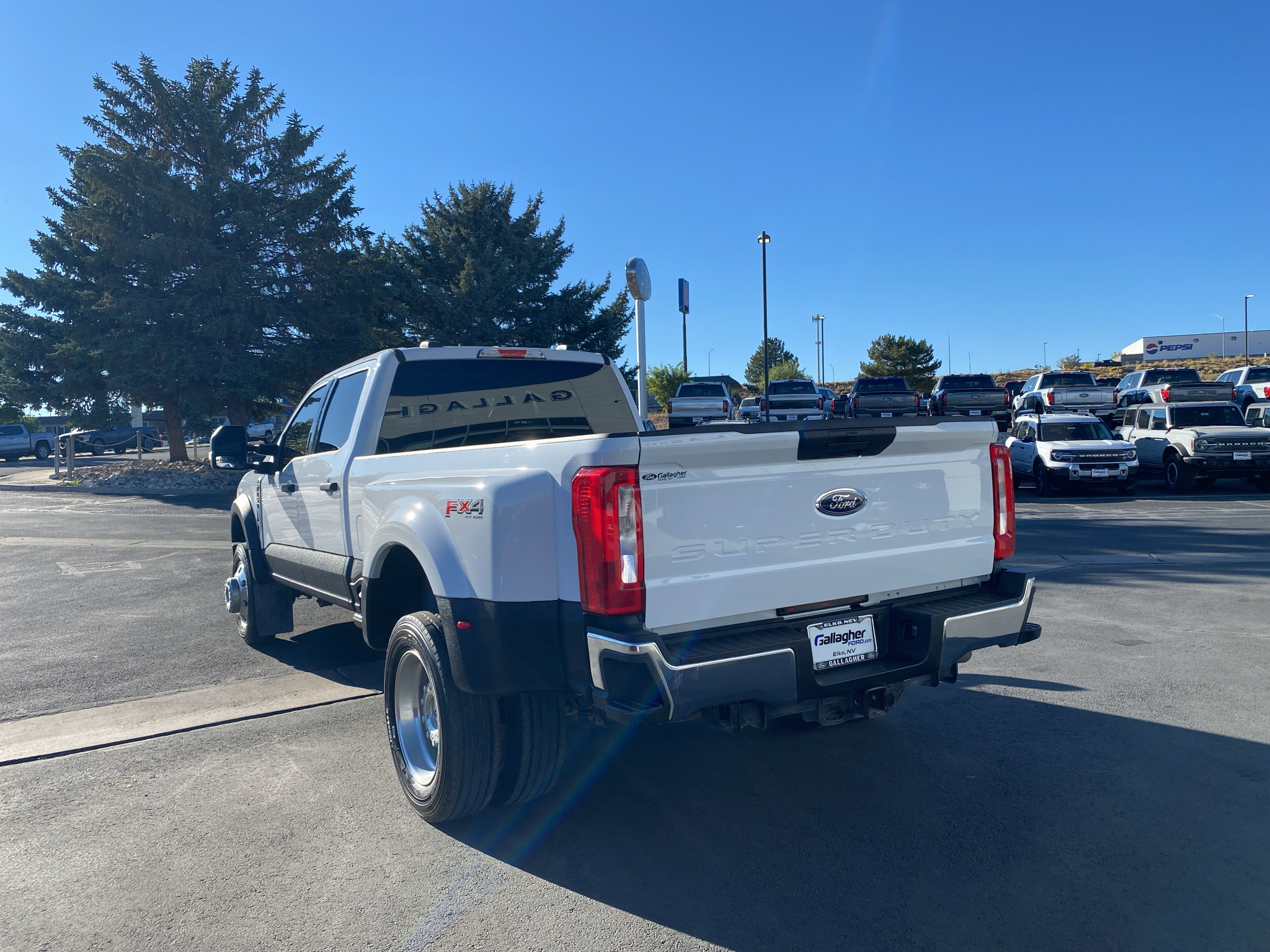 Used 2024 Ford F450 XLT w/ FX4 Off-Road Package AWD/4WD image 29