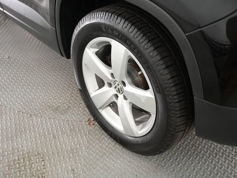 Used 2010 Volkswagen Tiguan SE AWD/4WD image 53