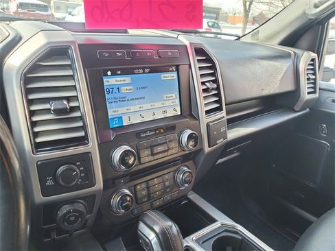 Used 2018 Ford F150 Platinum w/ Equipment Group 701A Luxury image 25