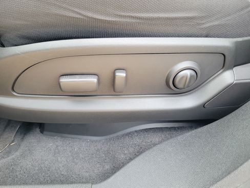 Used 2017 Chevrolet Traverse LT FWD image 22
