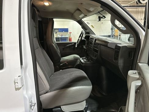 Used 2024 GMC Savana 2500 w/ Driver Convenience Package image 24
