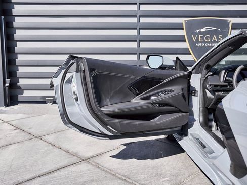 Used 2024 Chevrolet Corvette Stingray Premium Conv w/ Z51 Performance Package image 32