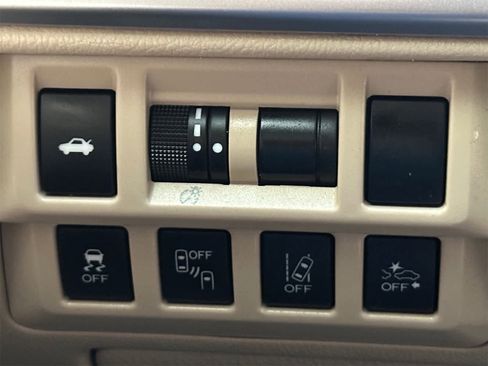 Used 2018 Subaru Legacy 3.6R Limited image 21