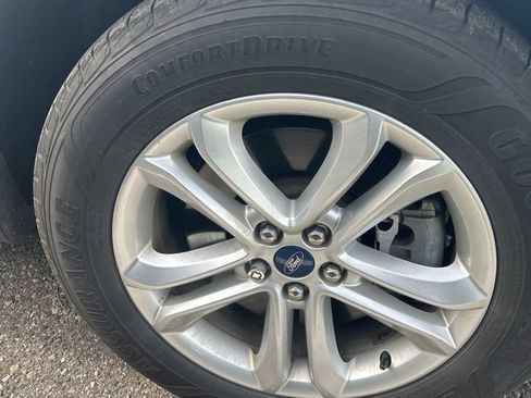 Used 2019 Ford Edge SEL w/ Equipment Group 201A AWD/4WD image 4