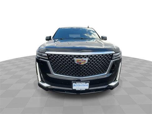 Used 2022 Cadillac Escalade Premium Luxury image 3