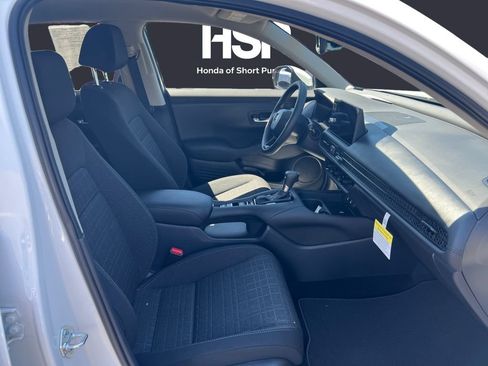 Certified 2026 Honda HR-V LX image 15
