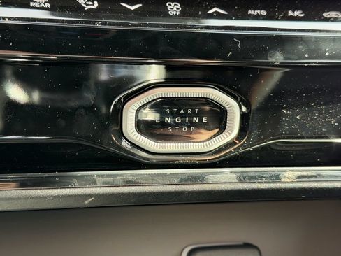 New 2026 Jeep Grand Cherokee Altitude AWD/4WD image 18