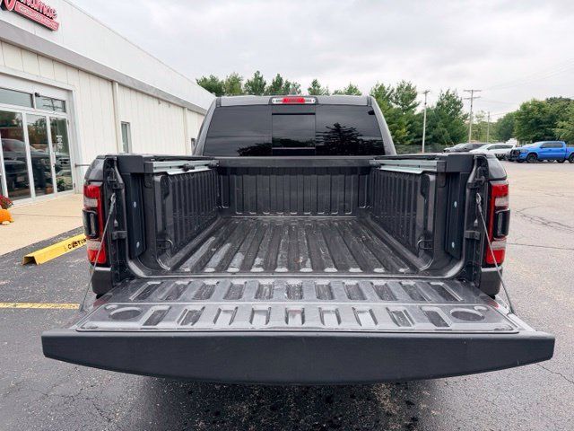 Used 2022 RAM 1500 Laramie AWD/4WD image 16