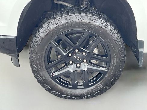 Used 2024 Chevrolet Silverado 1500 LT Trail Boss w/ Convenience Package II AWD/4WD image 32