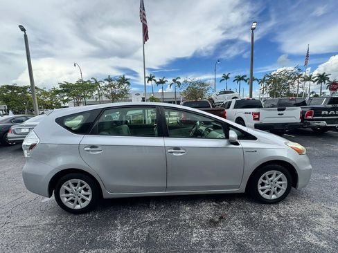 Used 2013 Toyota Prius V Three FWD image 9