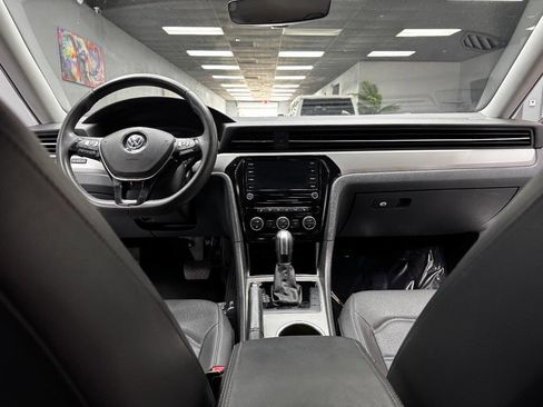 Used 2021 Volkswagen Passat 2.0T SE image 39