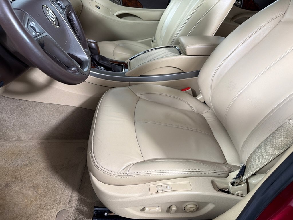 Used 2011 Buick LaCrosse CXL FWD image 11
