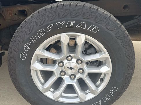 Used 2022 Chevrolet Silverado 1500 RST w/ Z71 Off-Road Package image 16