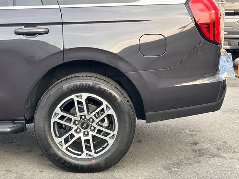 New 2026 Ford Expedition Active image 37