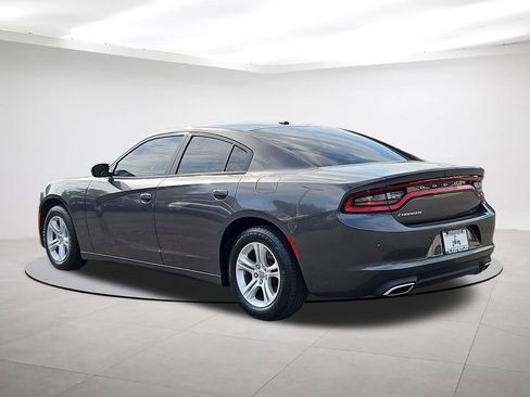 Used 2020 Dodge Charger SXT RWD image 5