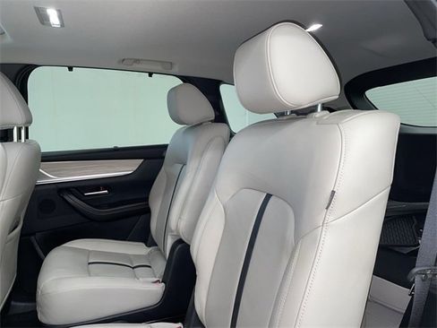 Certified 2025 MAZDA CX-90 3.3 Turbo w/ Preferred Package image 17