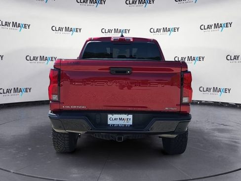 Used 2025 Chevrolet Colorado ZR2 w/ Technology Package AWD/4WD image 4