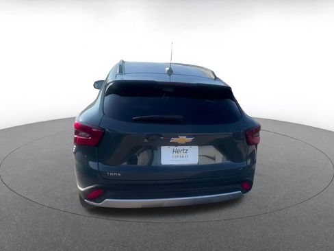 Used 2025 Chevrolet Trax LT image 12