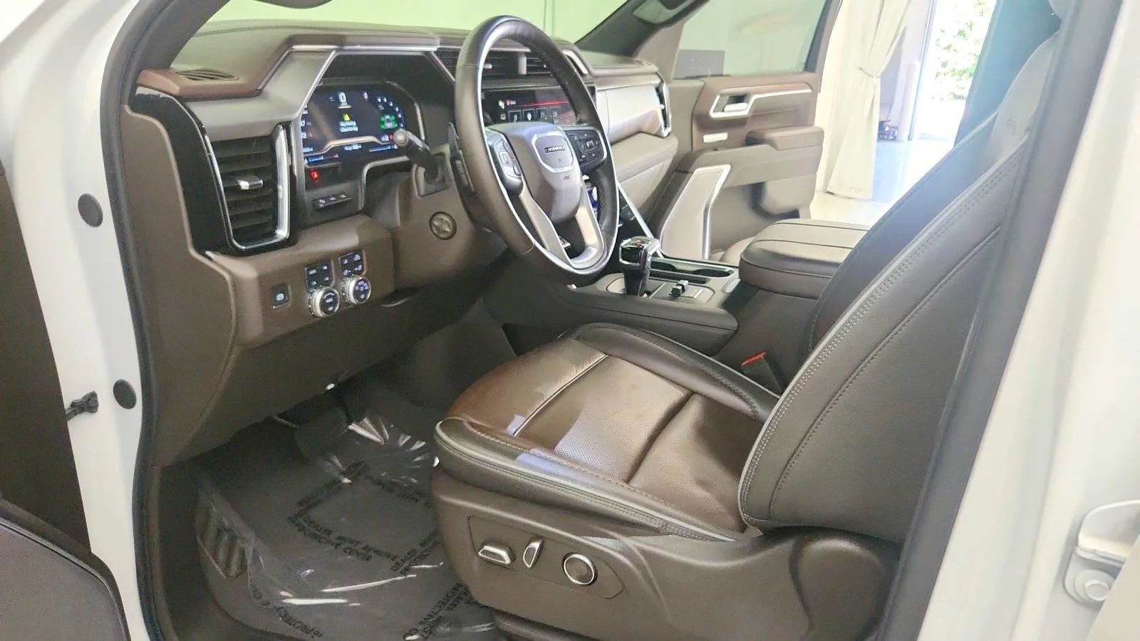 Used 2024 GMC Sierra 1500 Denali w/ Denali Reserve Package AWD/4WD image 14