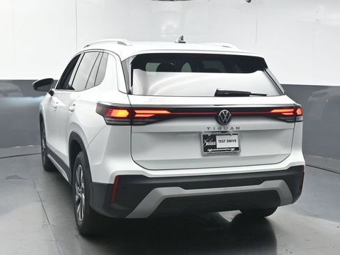 New 2026 Volkswagen Tiguan S FWD image 6