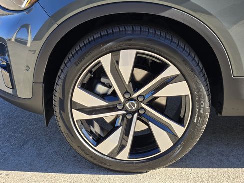 New 2026 Volvo XC40 B5 Ultra w/ Protection Package Premier image 12