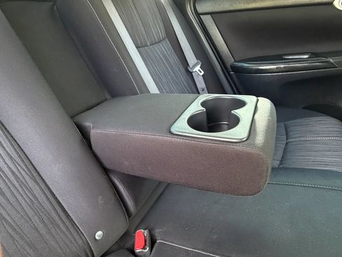 Used 2017 Nissan Sentra SV FWD image 33
