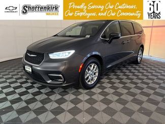 Used 2023 Chrysler Pacifica Touring-L FWD video 1