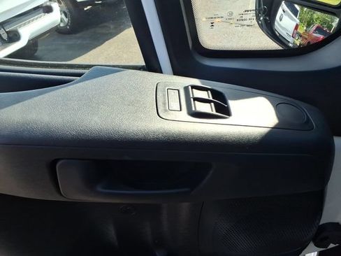 Used 2025 RAM ProMaster 2500 w/ U-Haul Equipment Group FWD image 25