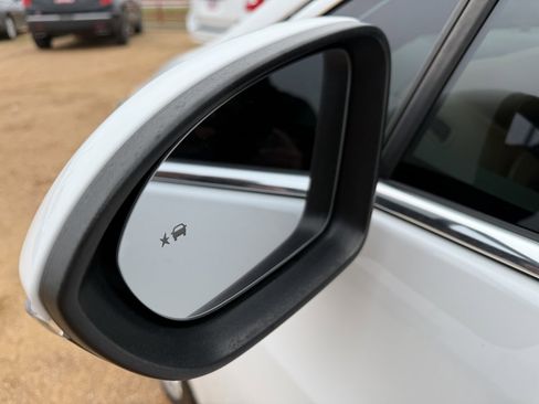 Used 2017 Chevrolet Cruze Premier image 13