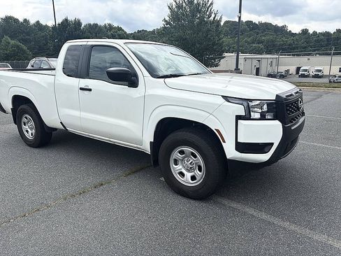 Certified 2025 Nissan Frontier S AWD/4WD image 23