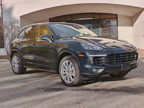 Used 2016 Porsche Cayenne S image 30