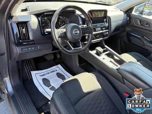 Used 2025 Nissan Pathfinder SV FWD image 25