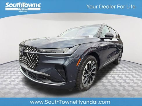 Used 2024 Lincoln Nautilus Reserve image 1