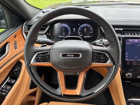Used 2025 Jeep Grand Cherokee Summit w/ Adv Protech Group IV AWD/4WD image 22