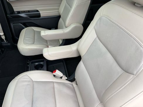 Used 2020 Ford Explorer Limited image 37