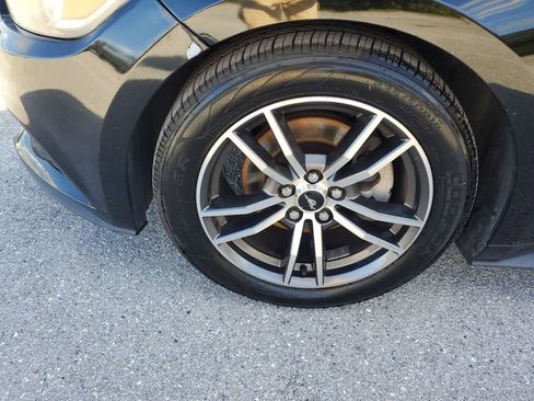 Used 2017 Ford Mustang Premium image 18