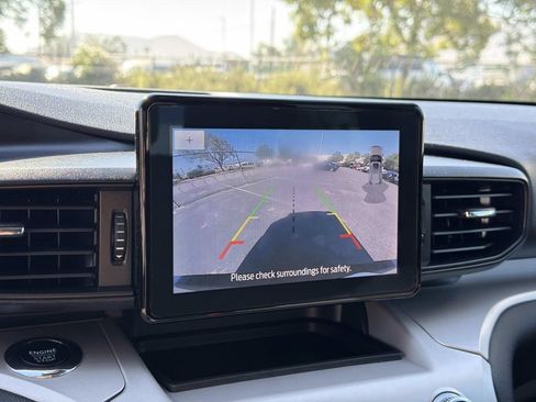 Used 2024 Ford Explorer XLT RWD image 26