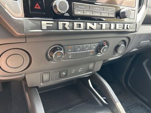 Certified 2025 Nissan Frontier SV RWD image 38