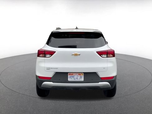 Used 2025 Chevrolet TrailBlazer LT w/ Driver Confidence Package image 12