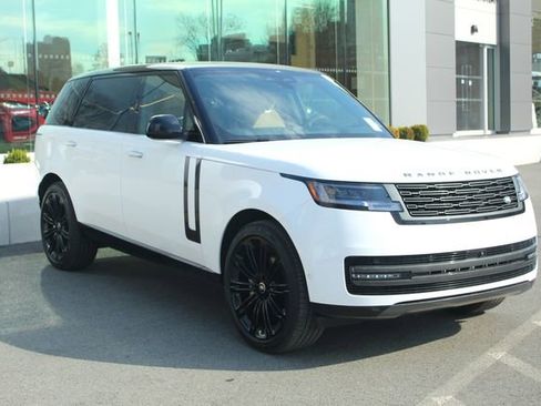 New 2025 Land Rover Range Rover Long Wheelbase SE image 10