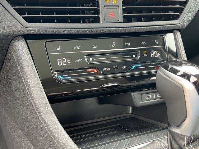New 2025 Volkswagen Jetta SE FWD image 23