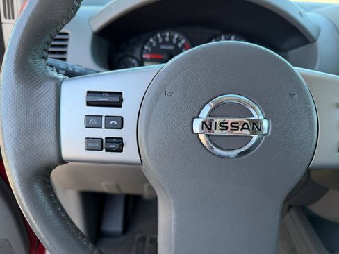 Used 2018 Nissan Frontier SV image 16