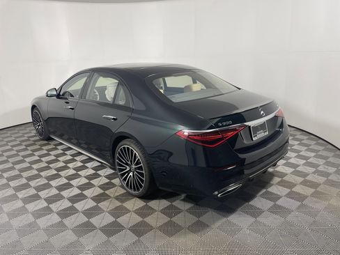 Used 2023 Mercedes-Benz S 500 4MATIC image 2