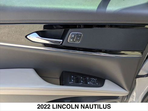 Certified 2022 Lincoln Nautilus FWD w/ Premium Package image 10