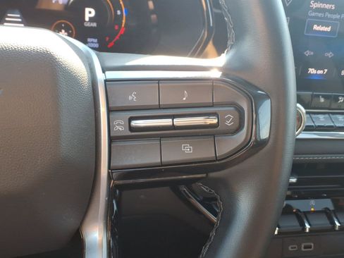 Certified 2024 Chevrolet Colorado LT w/ LT Convenience Package II AWD/4WD image 18