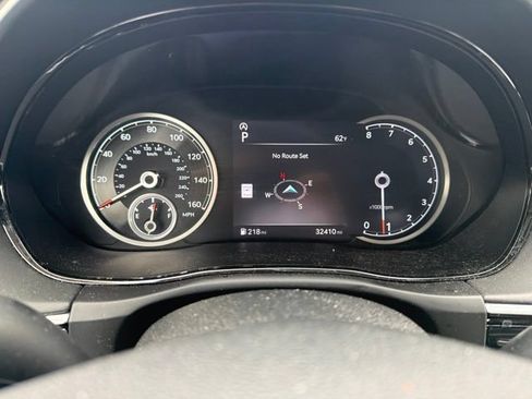 Used 2025 Genesis GV70 2.5T AWD/4WD image 12