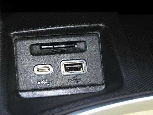 Used 2023 Buick Enclave Essence w/ Sound and Sites Package image 43