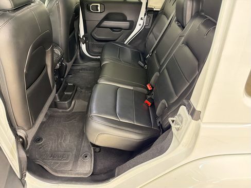 Used 2021 Jeep Wrangler Unlimited Sahara image 14