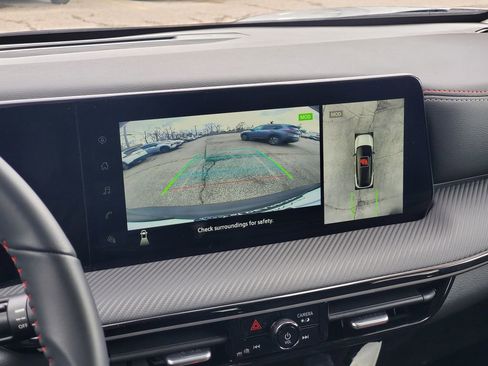 Used 2025 Nissan Kicks SR image 25