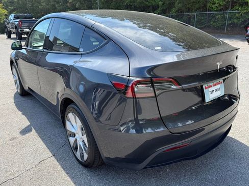 Used 2024 Tesla Model Y Long Range AWD/4WD image 5